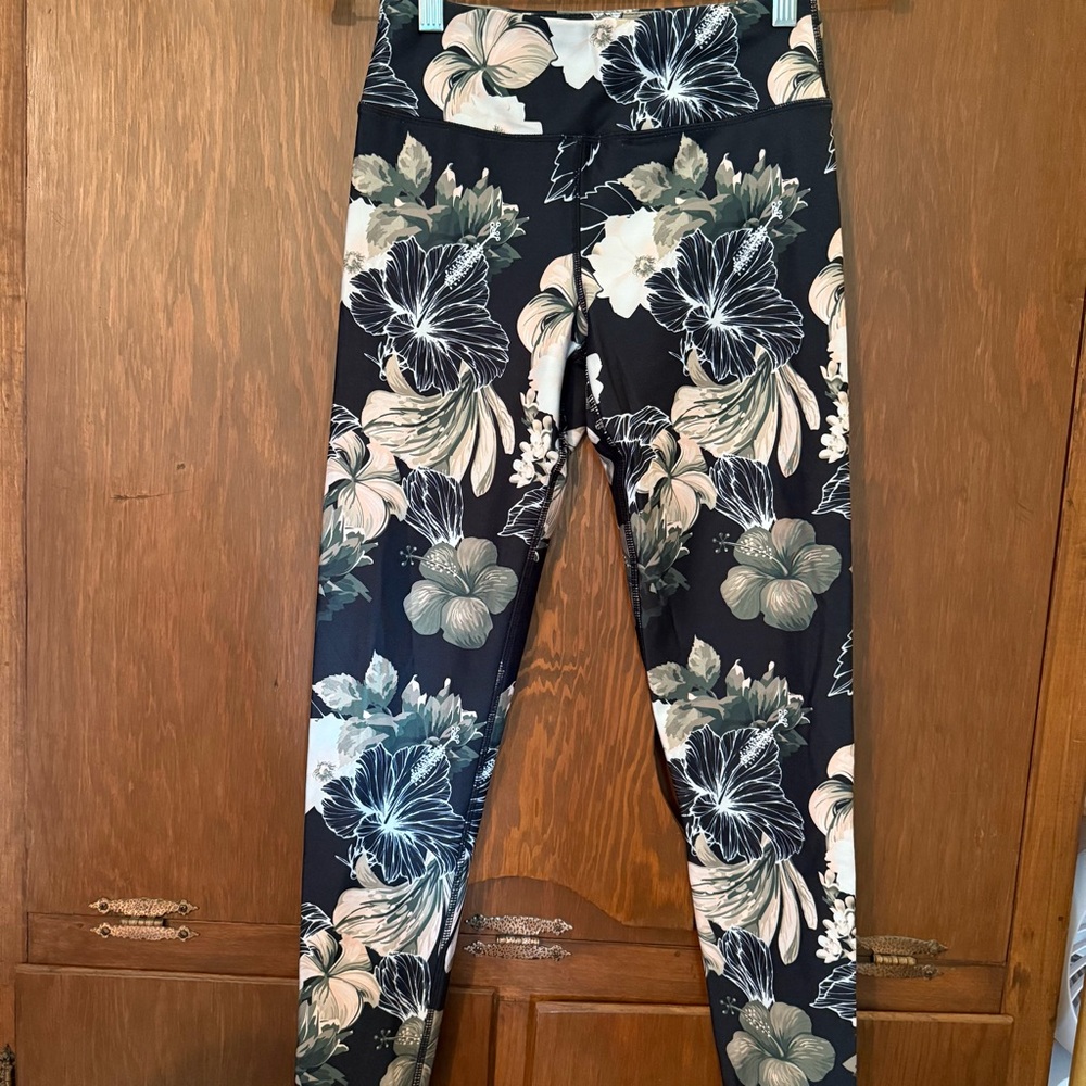 Kyodan Black Floral Leggings